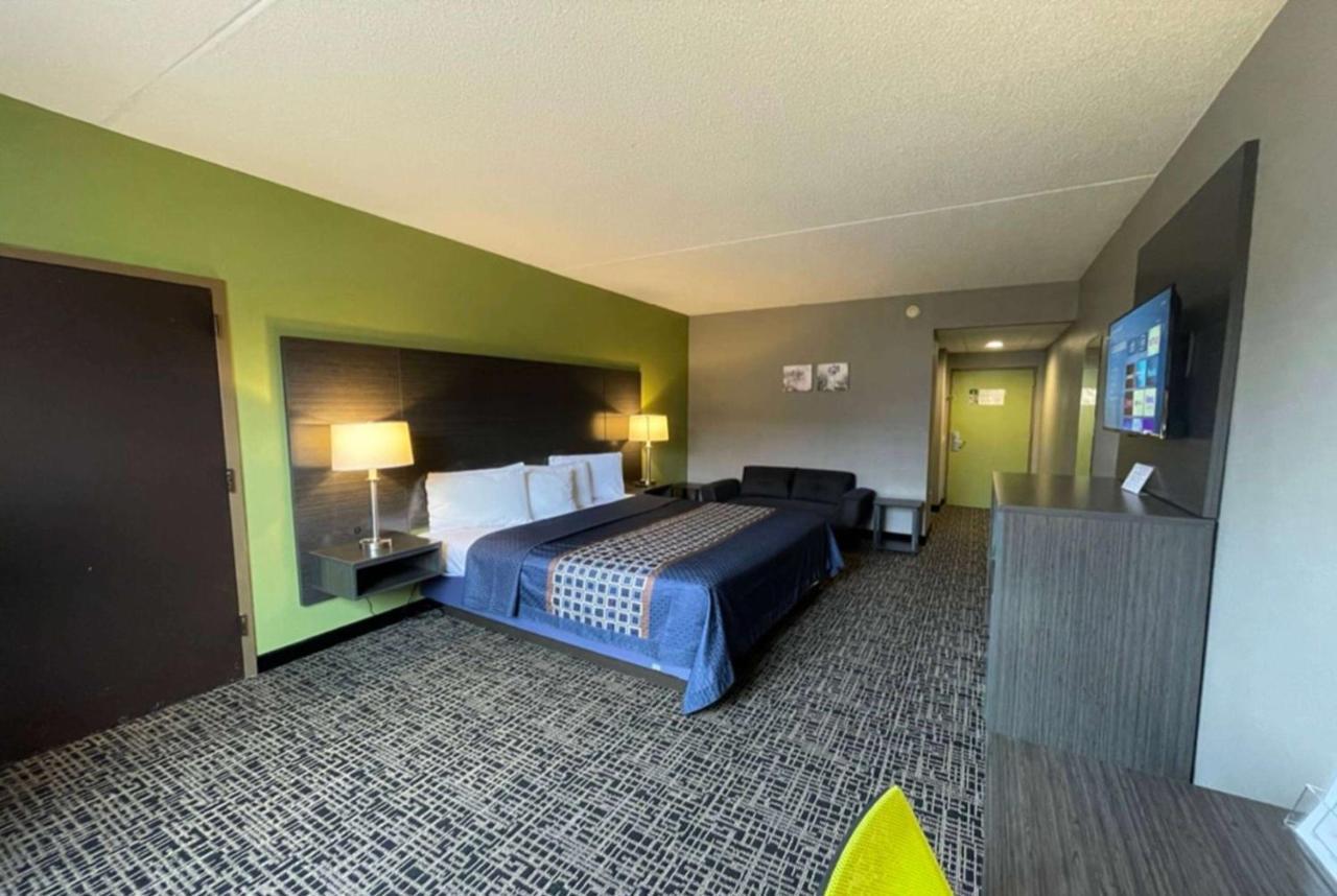 Wingate By Wyndham Lake George Exterior photo