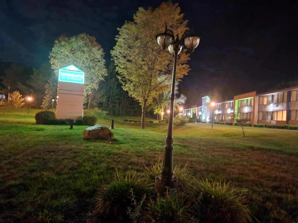 Wingate By Wyndham Lake George Exterior photo